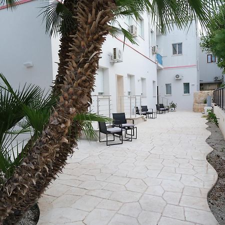 Elegante Bilocale Con Giardino Apartment Lecce Exterior photo